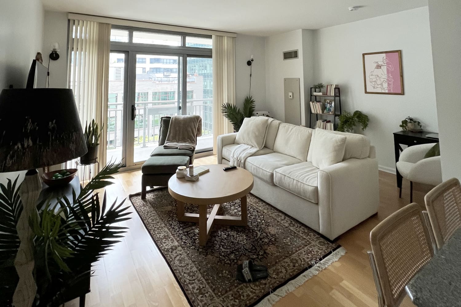 Small Chicago Studio Apartment: Photos | Apartment Therapy